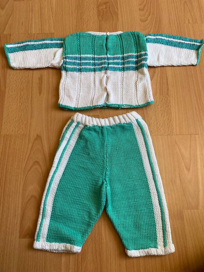Joli ensemble/jogging vert et blanc T. 6 mois/68 cm garçon TBE - photo numéro 2