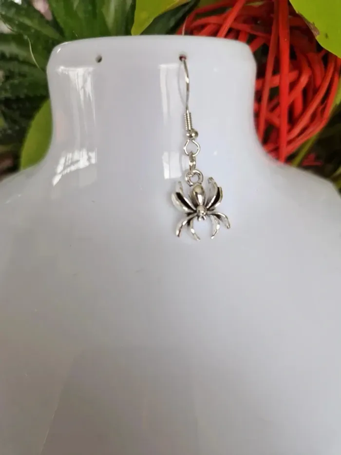 Boucles d'oreilles fantaisies argentées araignées - photo numéro 3