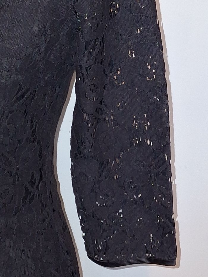 Superbe robe noire élégante toute en dentelle - photo numéro 4