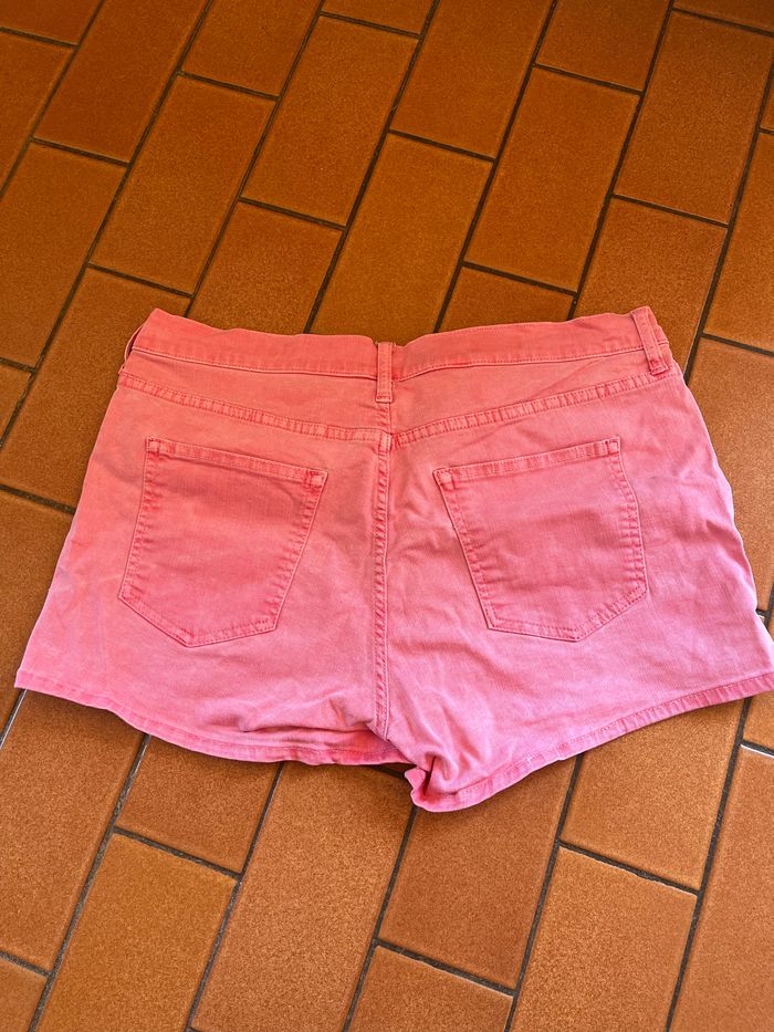Short  femme gap rouge passé - photo numéro 2