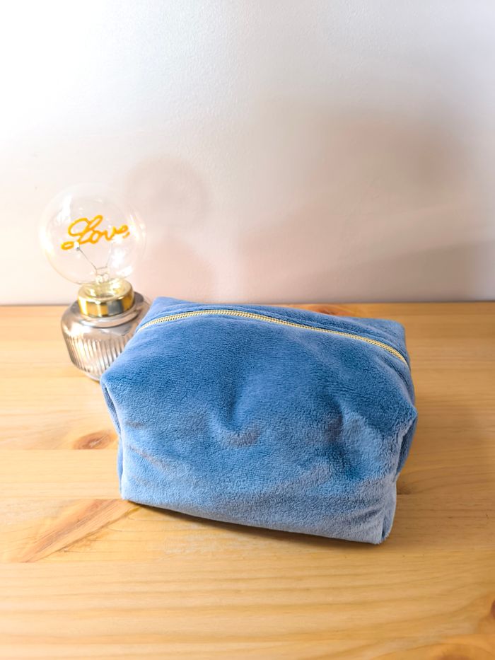 Coffret trousse de toilette et lingettes - photo numéro 2