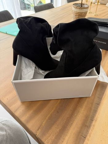 Bottes tamaris noires neuve 37