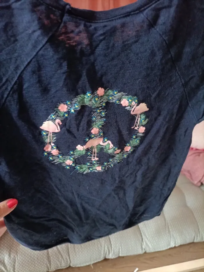 Superbe t shirt manches courtes Little Karl Marc John 8 ans - photo numéro 3