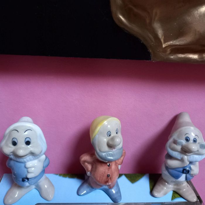 Lot de 3 nains en porcelaine