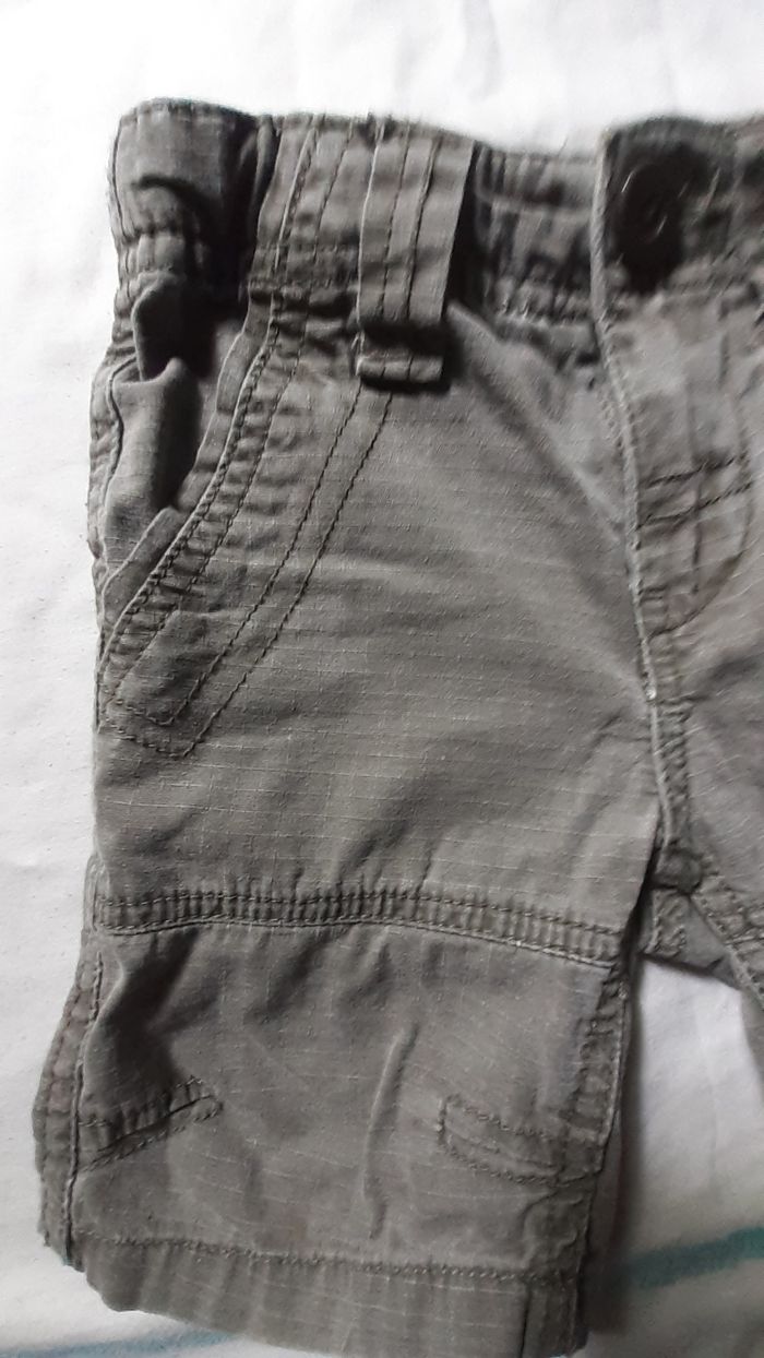 Short gris kaki avec poches plaquées derrière - photo numéro 2