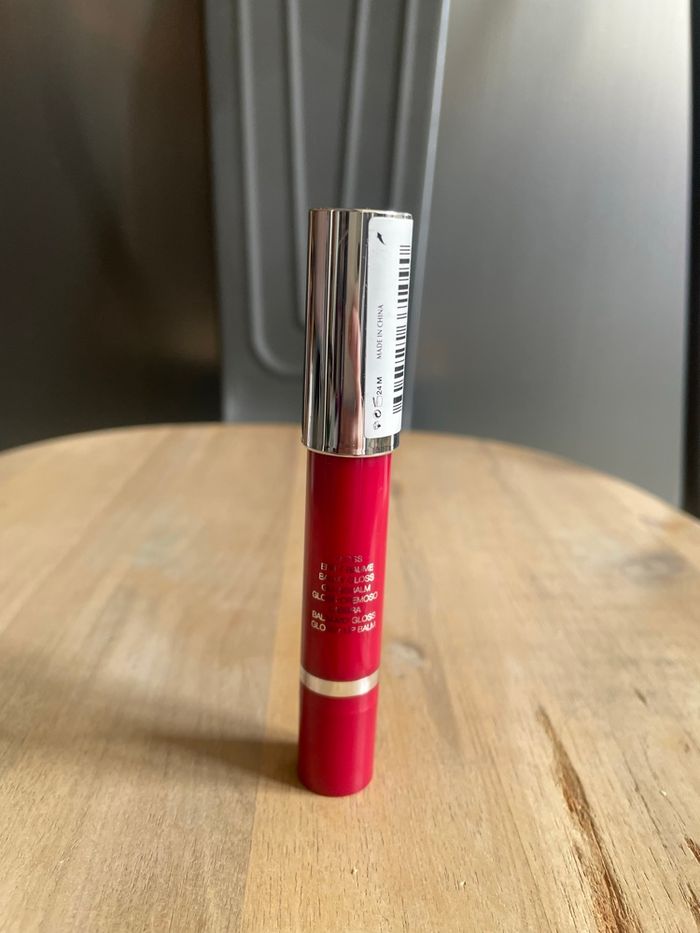 Maquillage Gloss effet baume L’Oréal - Teinte Mad for Pomegranate - Neuf - photo numéro 5