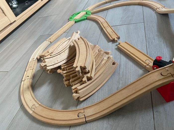 Train en bois - photo numéro 3