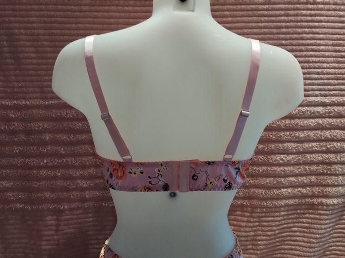 Ensemble sous vêtements rose fleurie - photo numéro 8