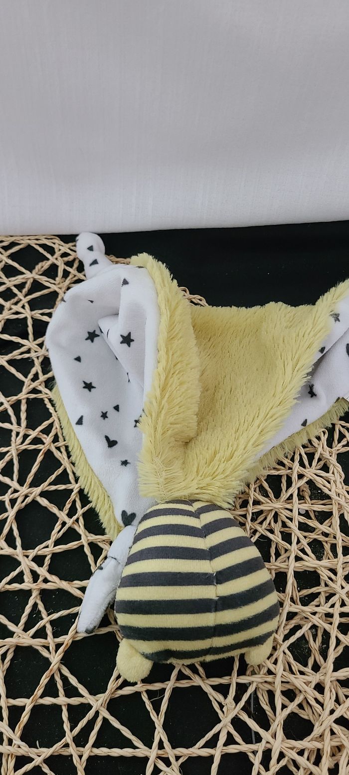 Doudou Plat Lion Tigre Jaune Blanc Noir Etoile Apollo - photo numéro 2