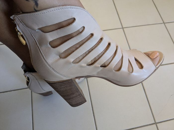 Sandales à talons épais en cuir italien