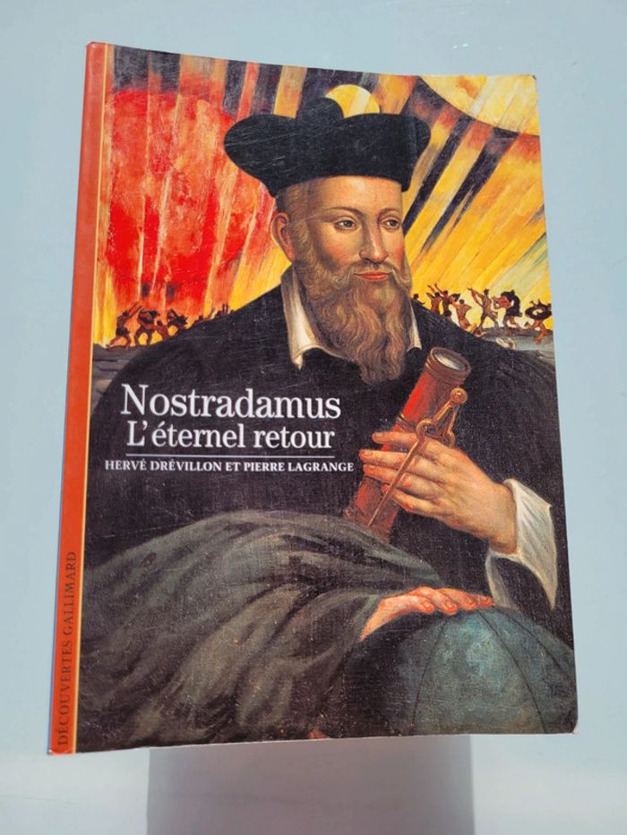 superbe lot de 14 livres Découvertes Gallimard, Nostradamus, Malraux, Sherlock etc - photo numéro 4