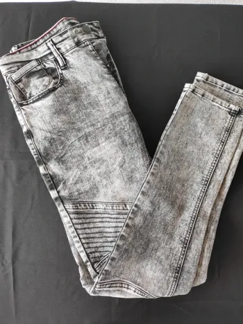 Jean gris et noir - taille 40