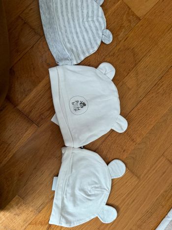 Lot 3 bonnets Winnie l’ourson naissance-6 mois
