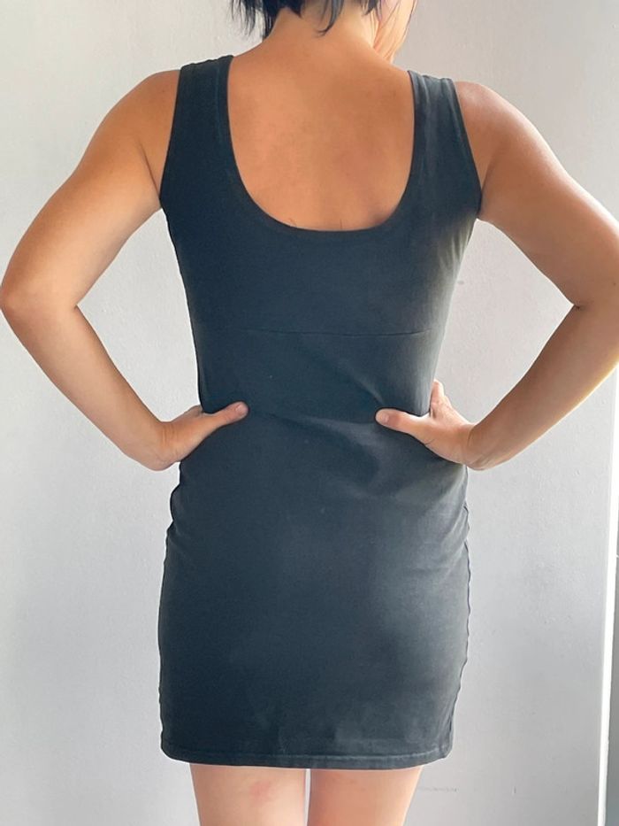 Petite robe courte  noire été bretelles larges - photo numéro 2