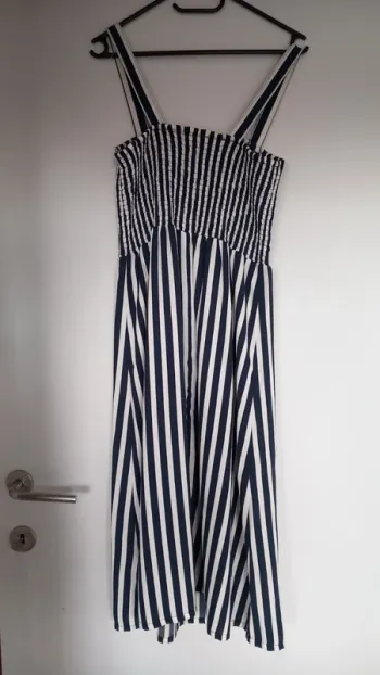 Jolie robe lignée