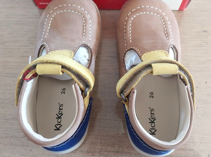 Chaussures enfant pointure 26 neuves - photo numéro 7