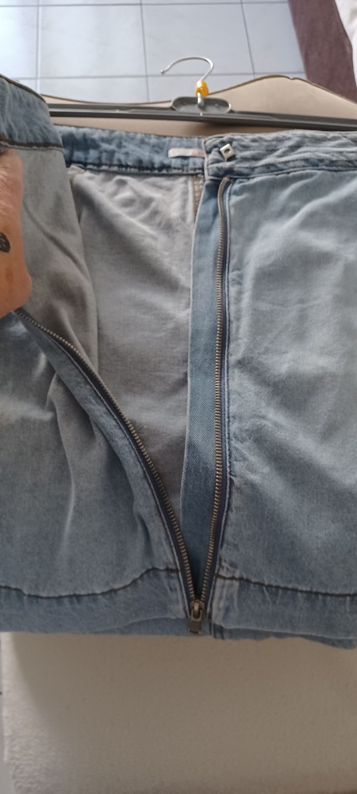 Très belle jupe jeans courte femme T 44 - photo numéro 10