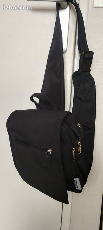 Sacoche Poitrine Bandoulière épaule. Neuve