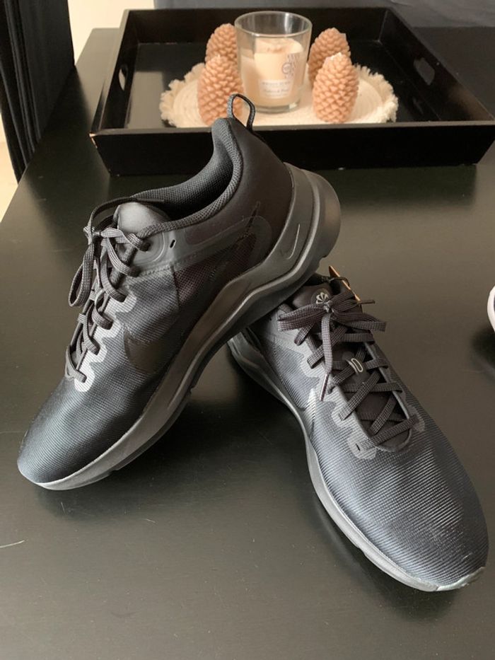 Très belle baskets Nike All Black en Pointure 47 - photo numéro 5