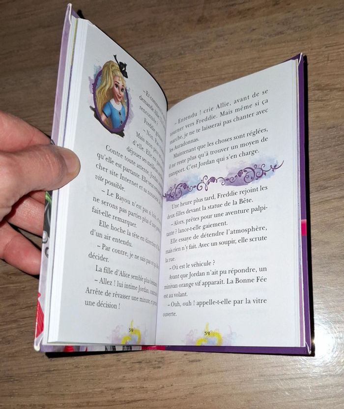 Livre la bibliothèque rose descendants- l école des secrets - photo numéro 4