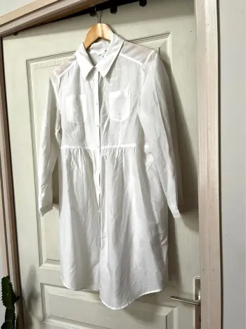 Sur Chemise / Robe/Chemise blanche  70% voile de coton  - taille 44