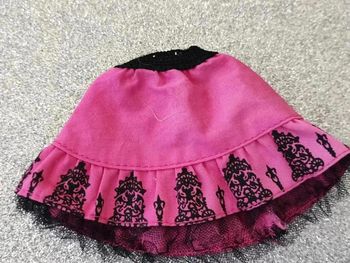 10/ accessoire Monster High jupe rose noir