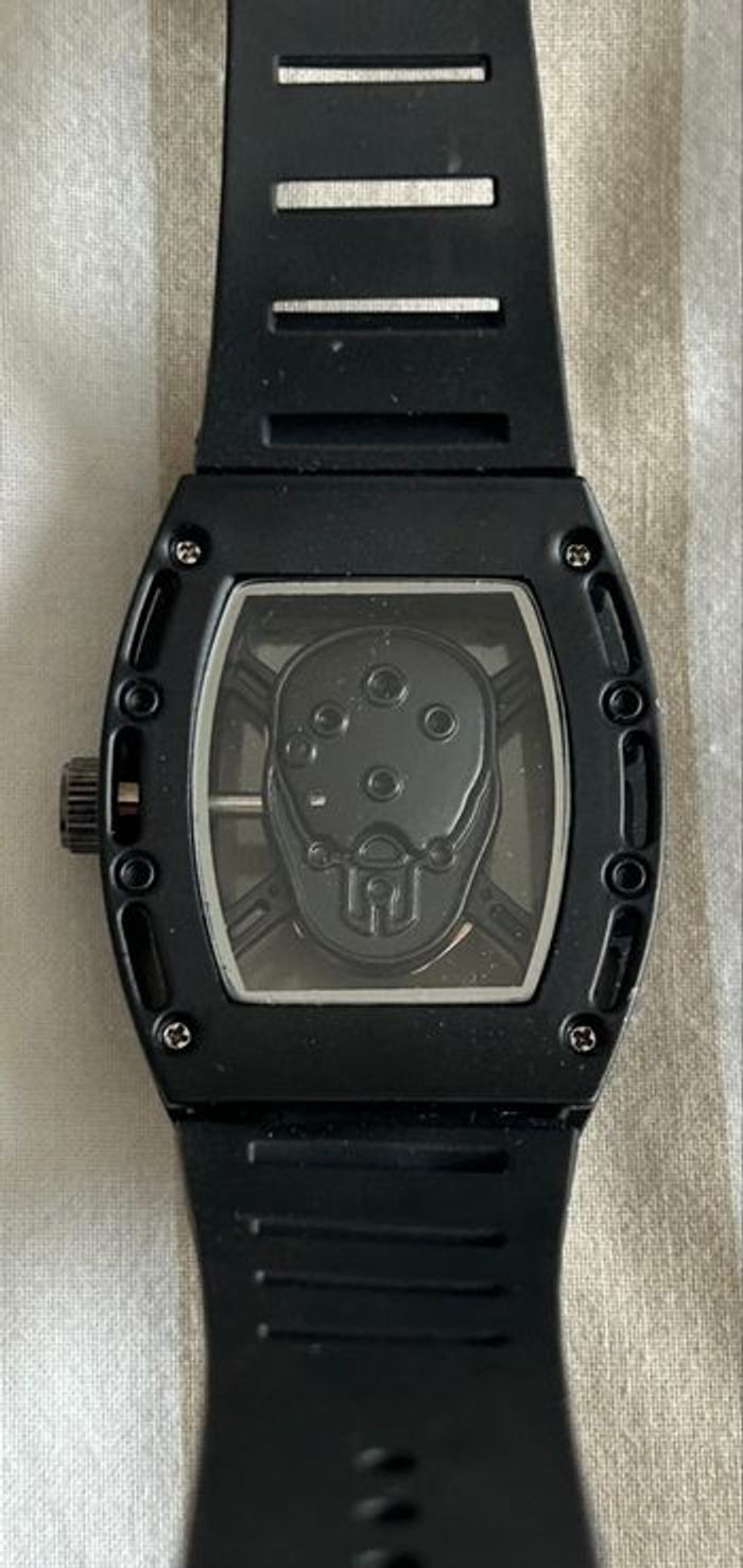Montre tête de mort - photo numéro 2