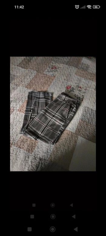 Très beau pantalon a carreaux