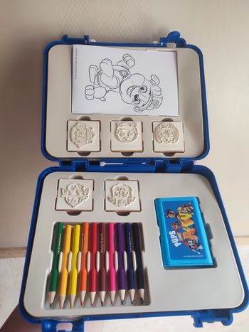 Valise de coloriage neuve