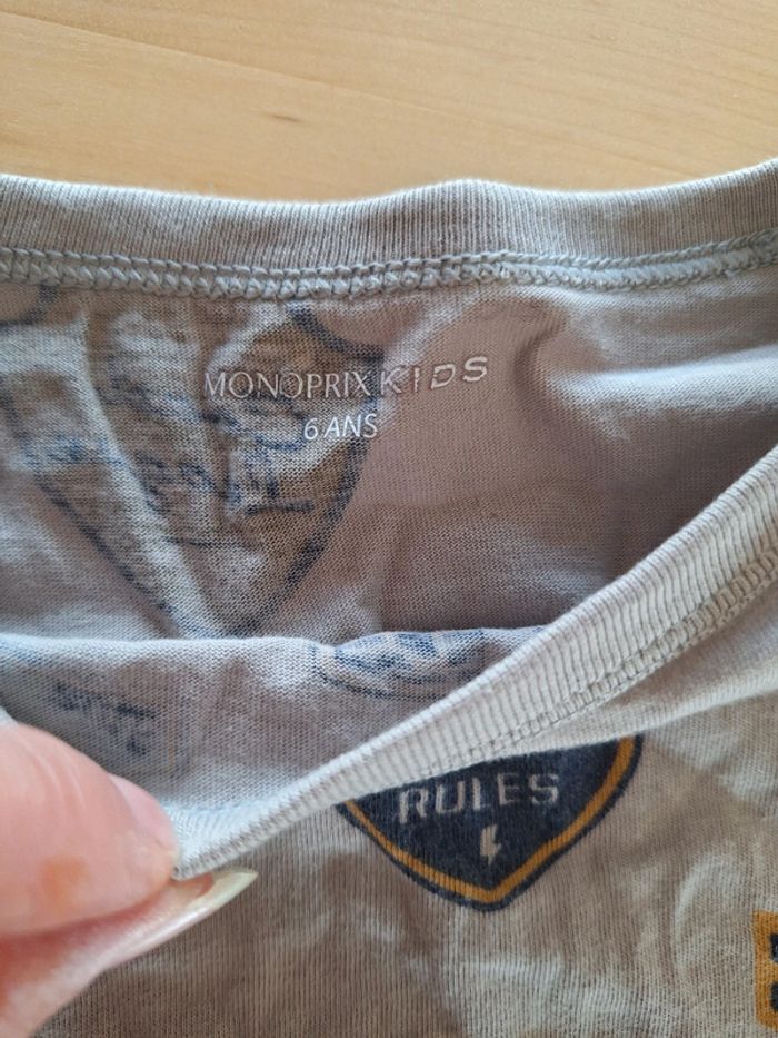 T-shirt manches longues pour garçon taille 6 ans Marque monoprix très bon état - photo numéro 5