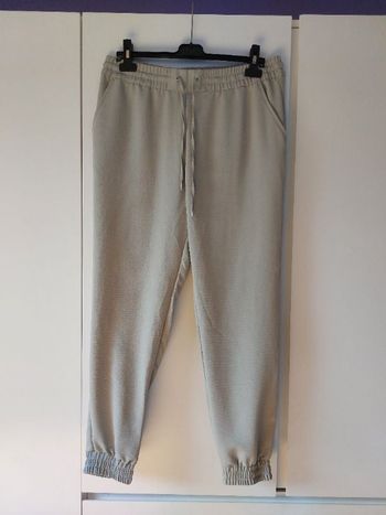 Pantalon style joggeur couleur sauge