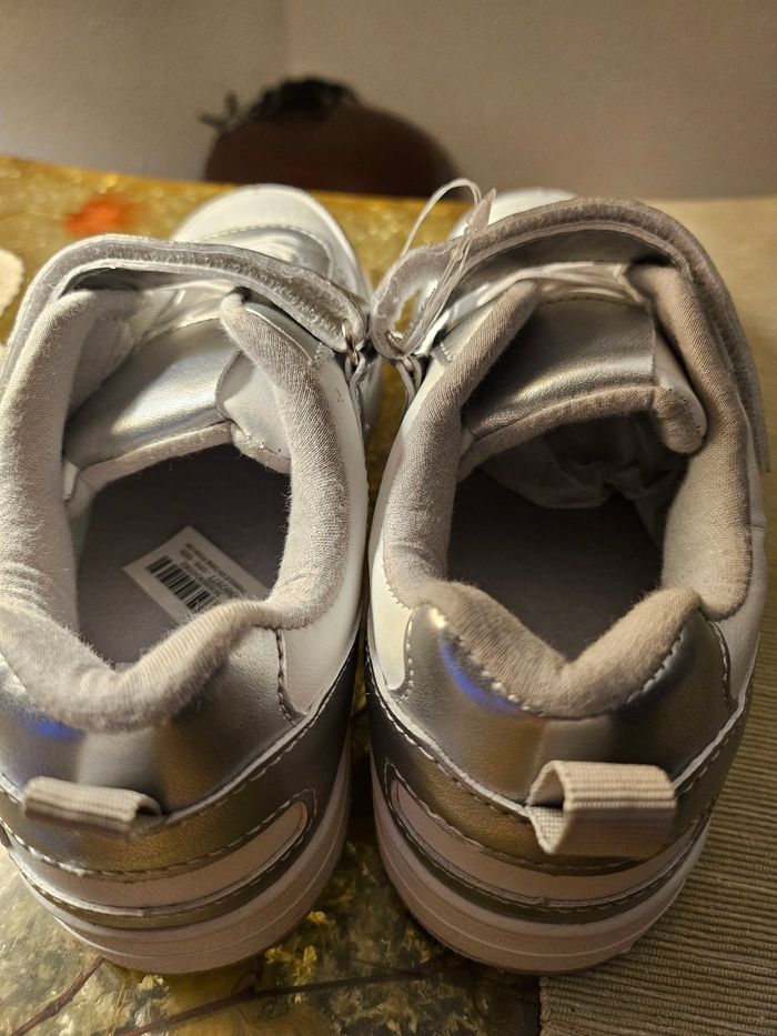 Basket fille neuve  taille 34 marque tex - photo numéro 2