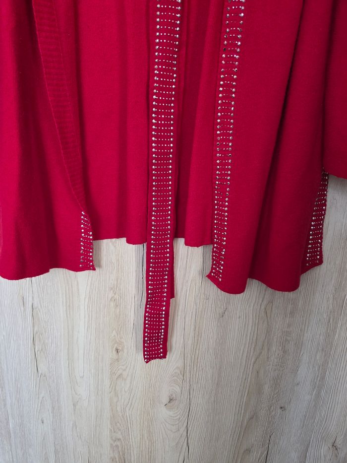 GILET FEMME ROUGE AVEC CEINTURE STRASS TAILLE UNIQUE D'UN 34/40 MARQUE MOOCCI - photo numéro 6