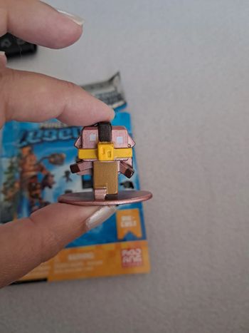 Minecraft figurine
