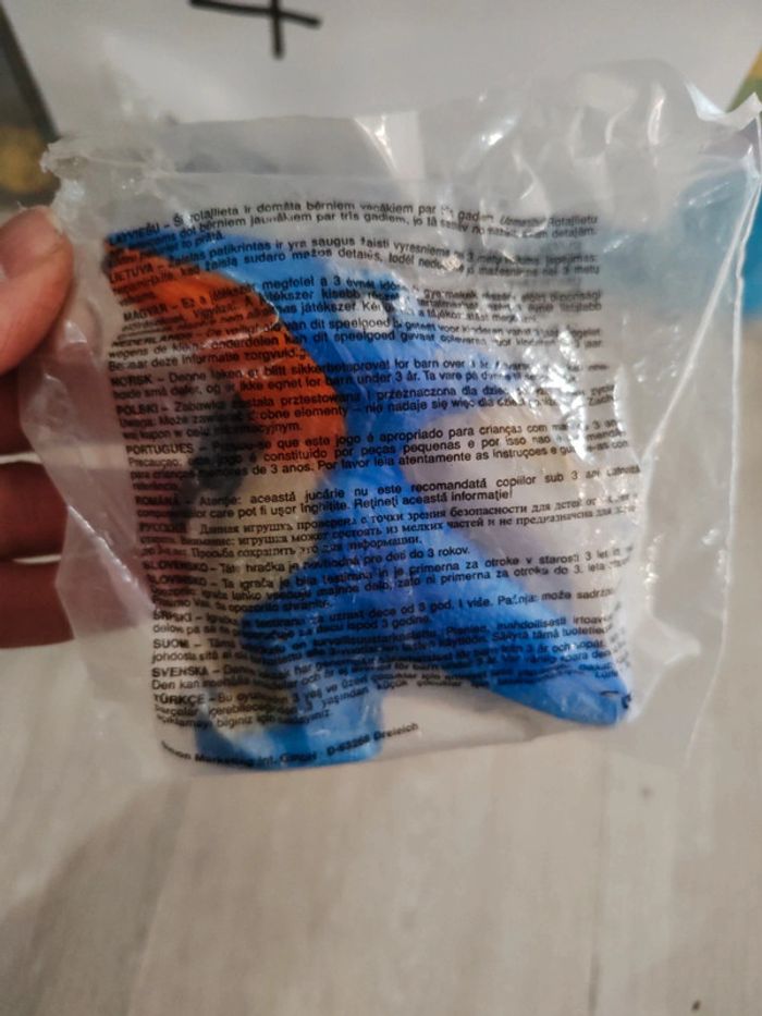 Figurine McDonald's pistolet à eau dinosaure. - photo numéro 2