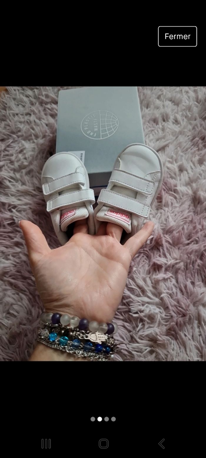 Basket Adidas taille 20 - photo numéro 2