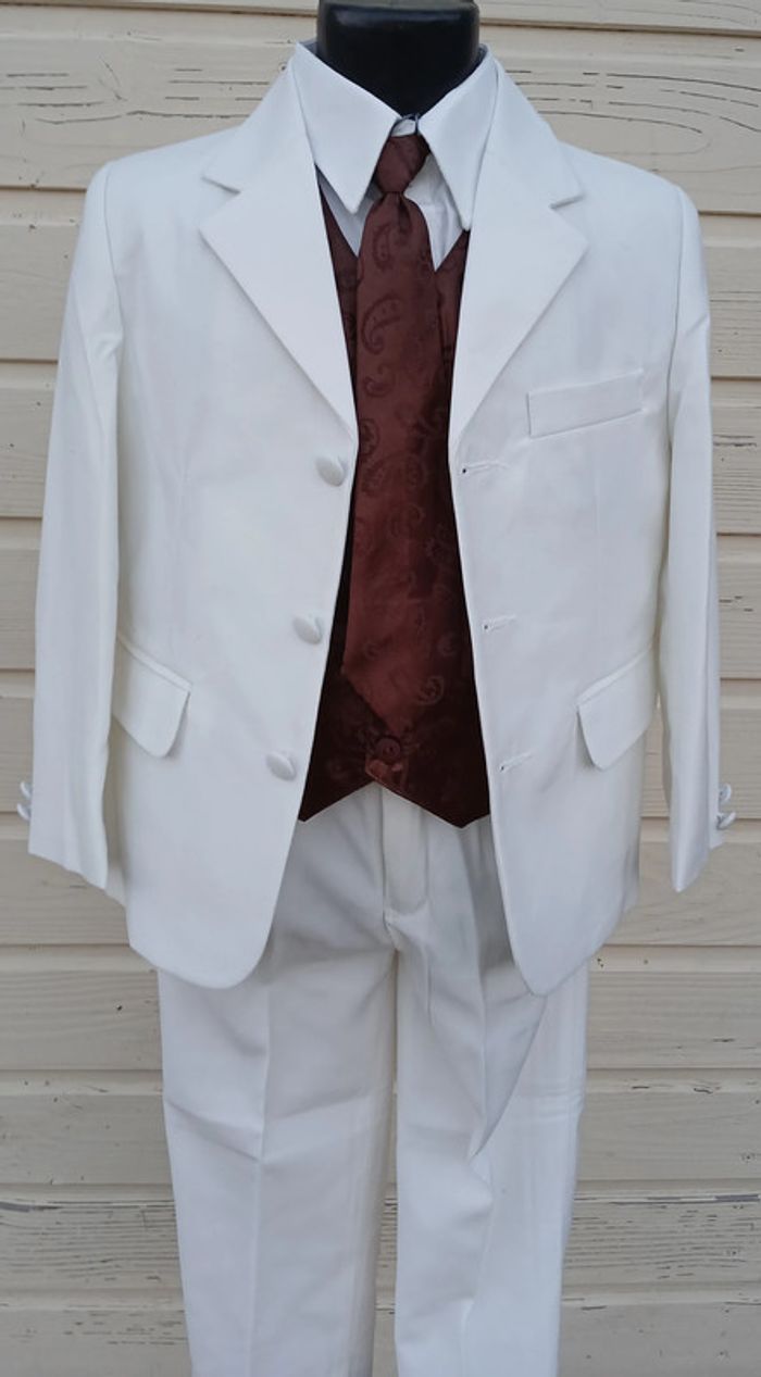 ensemble 5 pièces - neuf - 4 ans - photo numéro 2