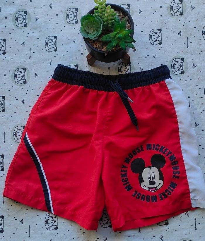Maillot de bain Mickey taille 6 ans