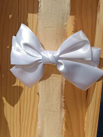 Pince à cheveux nœud satin blanc