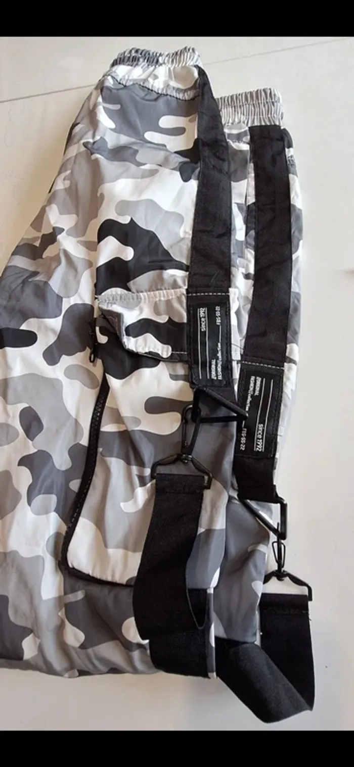 Pantalon genre cargo fille taille S - photo numéro 3