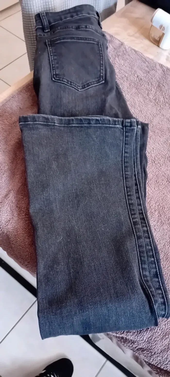 Très joli jean noir/gris pattes d'éléphant shein taille 38 en très bon état - photo numéro 6