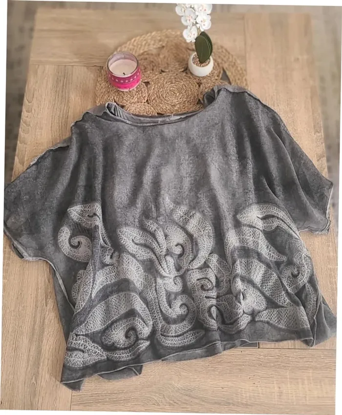 T-shirt taille 36 - photo numéro 2