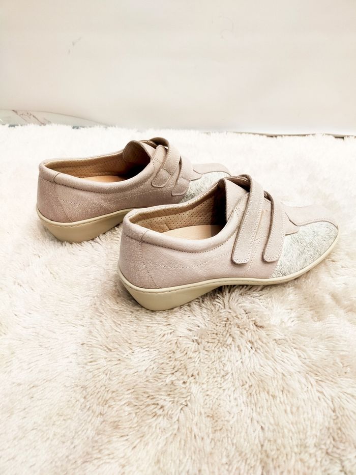 Très jolie paire de chaussures à scratch de la marque podowell taille 38 neuve - photo numéro 4