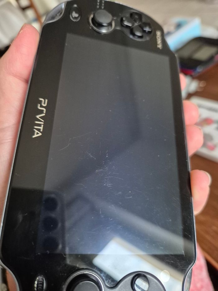 Console Sony ps vita en boite - photo numéro 6