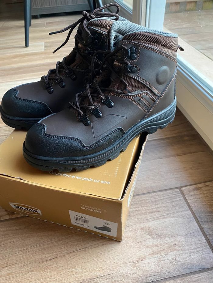 Chaussures de travail Solidur 42