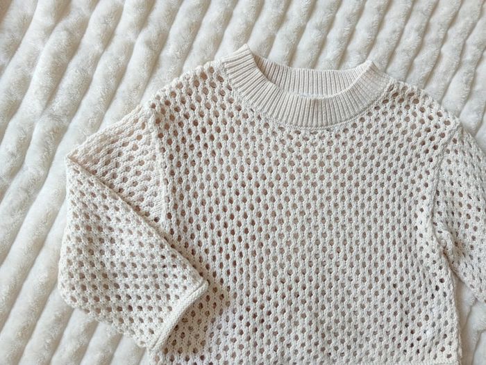 Pull ajouré fille 6/7ans Zara et 🌼🤍 - photo numéro 2