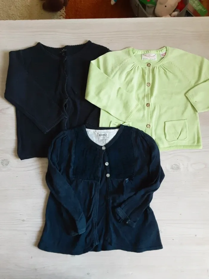Lot 3 gilets fin T. 86-92 cm (18-24 mois)
