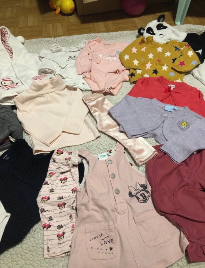 Lot vêtements fille 6 mois - photo numéro 3