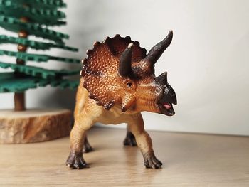 MOJO figurine Dinosaure Triceratops Animal préhistorique