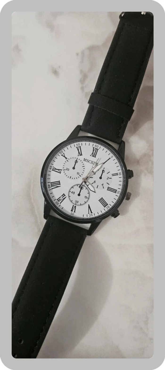 Montre neuve pour homme